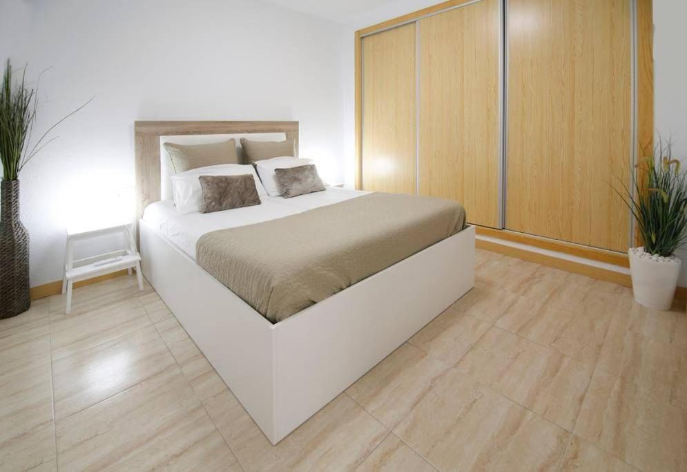 Apartamentos Puerto Nova Cartagena Luaran gambar